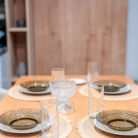 Luxury Ap - - Breakfast - Bbq - Free Parking