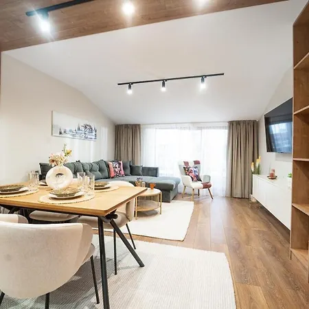 Luxury Ap - - Breakfast - Bbq - Free Parking Banszko