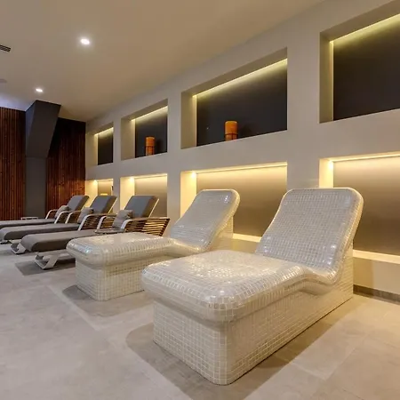 Luxury Ap - - Breakfast - Bbq - Free Parking *