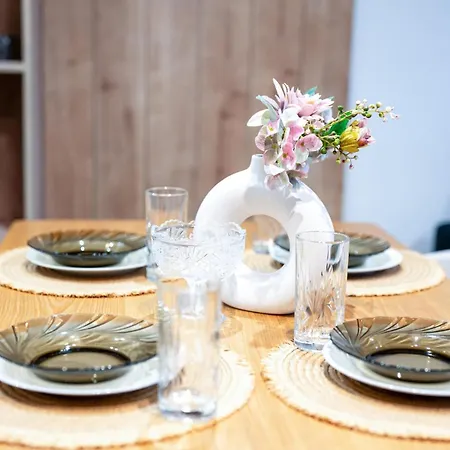 Luxury Ap - - Breakfast - Bbq - Free Parking Banszko